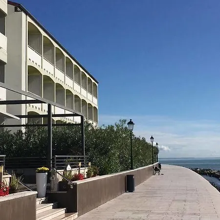 Stella Maris Готель Градо
